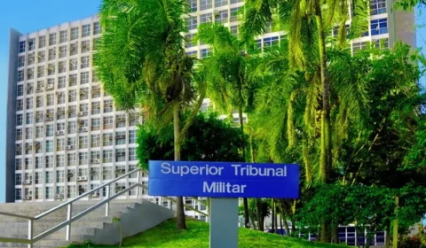 Entenda o rito no STM para decidir se Bolsonaro pode ser expulso das Forças Armadas