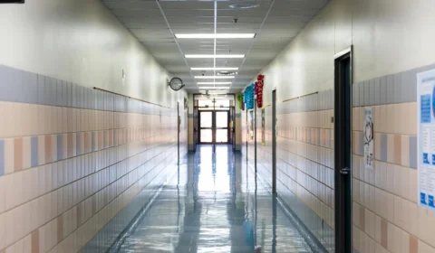 Brasileiro salva 15 alunos durante tiroteio em escola no Canadá