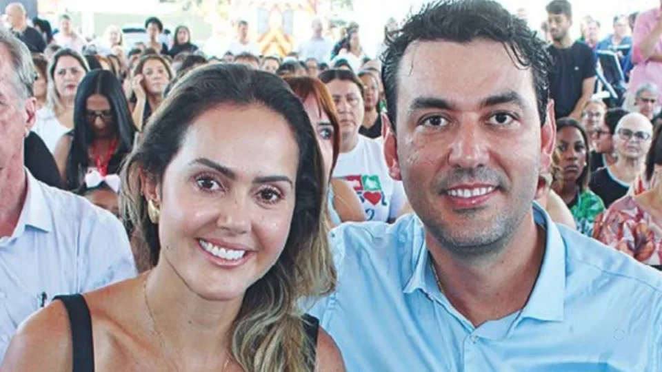 Sob escolta, mãe de crianças mortas vivencia ameaças durante enterro em Itumbiara