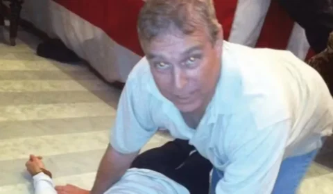 Ex-príncipe Andrew pode pegar prisão perpétua se for condenado por ligação com Epstein