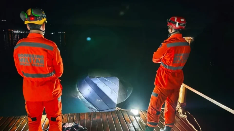 Seis mortes em acidente de lancha entre SP e MG; embarcação bateu em píer sem iluminação