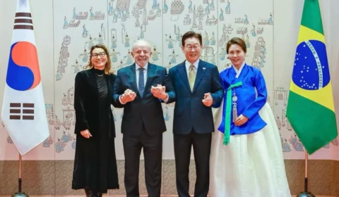 Lacre nos celulares e pot-pourri de Bob Marley: a noite de Lula na Coreia do Sul