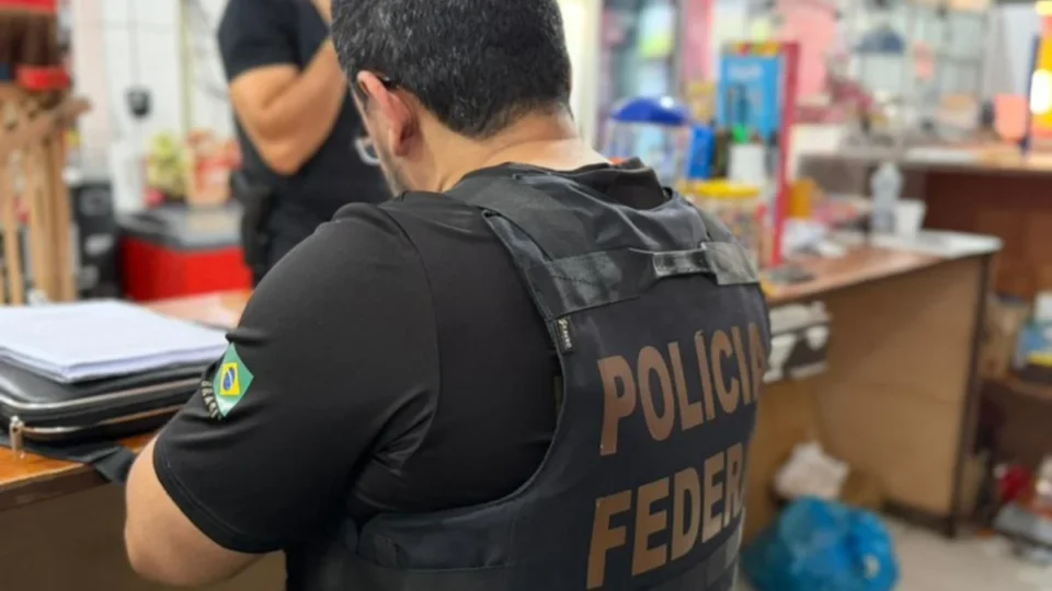 PF deflagra operação contra tráfico de drogas e lavagem de dinheiro no Amazonas