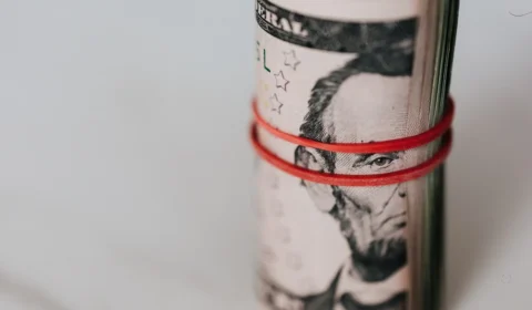 Novas tarifas dos EUA entram em vigor após decisão da Suprema Corte; Trump reforça agenda protecionista