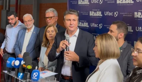 Durante agenda no Acre, Camilo Santana confirma pacote milionário para a educação federal