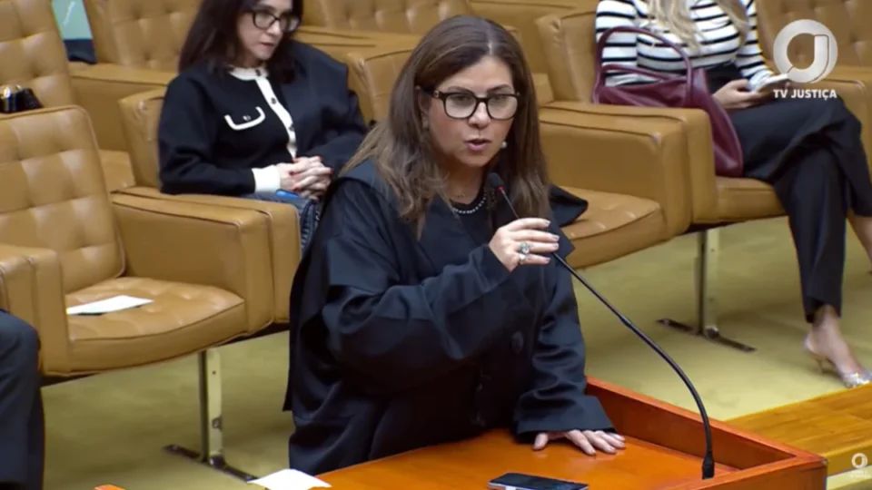 Defensora dos penduricalhos do Judiciário recebeu R$ 709 mil