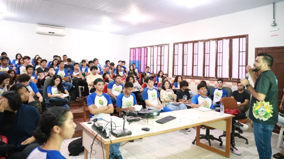Acre registra uma das maiores quedas do país em matrículas no ensino médio, mostra Censo Escolar