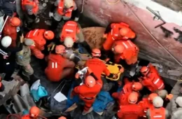 Criança suplicava ‘me tira daqui’ ao ser resgatada de desabamento que matou a mãe no Rio