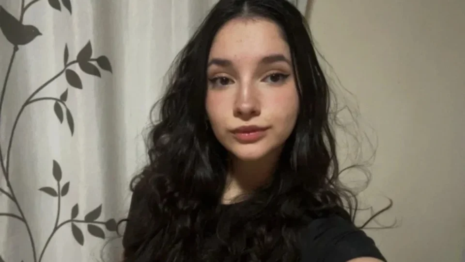 Jovem de 20 anos luta pela vida após levar mais de 15 facadas