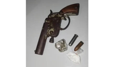 Homem é preso com arma caseira e entorpecentes na zona Leste de Porto Velho