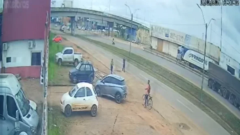 Assaltante é atropelado durante fuga e acaba preso em Porto Velho