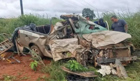 Colisão frontal entre veículos deixa um morto e dois feridos em Monte Negro