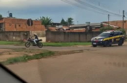 Motociclista que praticava manobras perigosas foge da PRF, mas é detido em Jaru