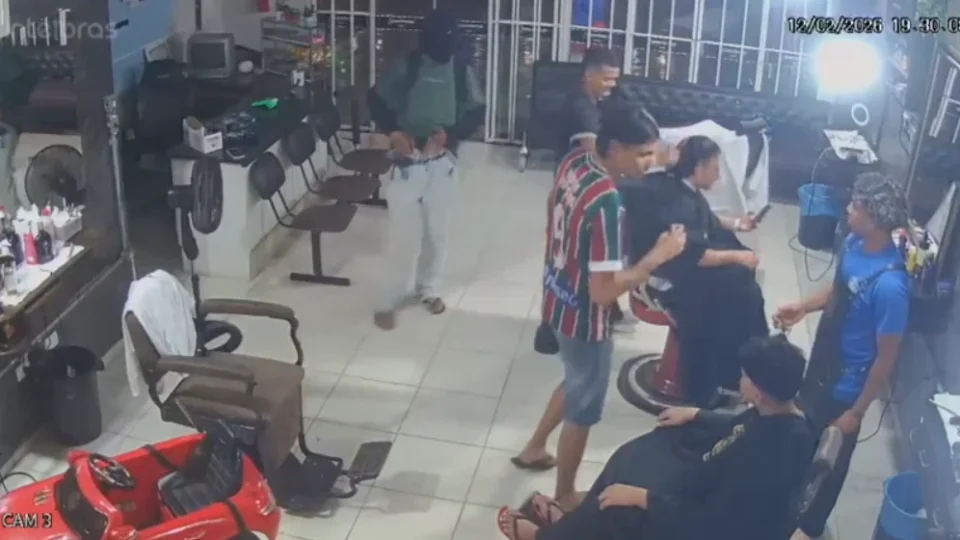 Suspeitos são identificados e detidos após roubo a barbearia em Vilhena