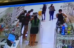 Criminosos roubam dinheiro, joias e celulares durante assalto em comércio de Porto Velho