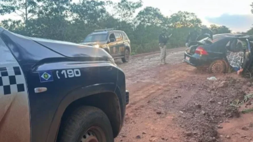 Homem capota carro na BR-174 após furtar veículo em posto de combustíveis