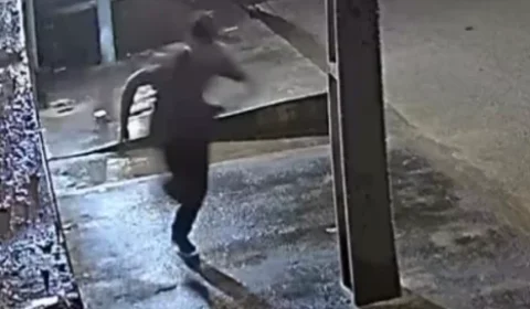 VÍDEO: Suspeito leva telefone de jovem após promessa de compra em Porto Velho