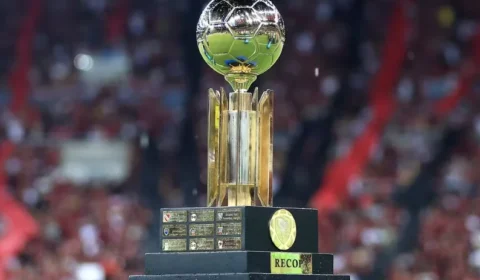 Lanús e Flamengo começam a disputa pela Recopa Sul-Americana nesta quinta-feira