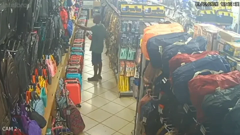 Homem é preso por furtar caixa de som em loja em Porto Velho