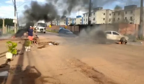 Moradores fazem protesto e queimam pneus por falta de água e energia em Porto Velho