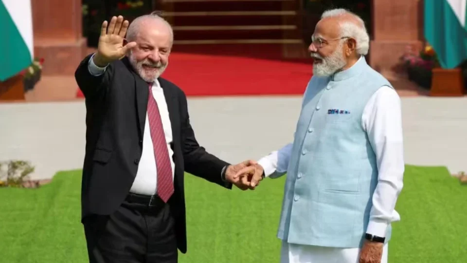 Brasil e Índia assinam memorando para acordo sobre minerais críticos