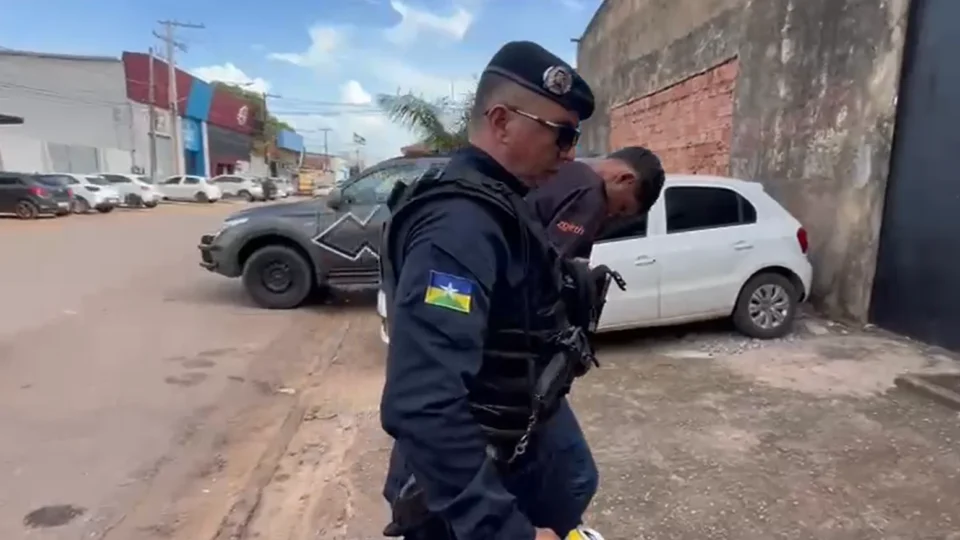 PM prende dois suspeitos de invadir loja de calçados de luxo em Porto Velho