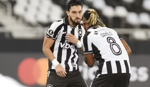 Botafogo vence o Nacional Potosí com gols de Alex Telles e Danilo e avança na Libertadores