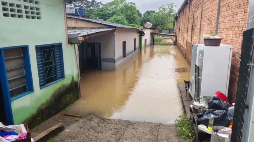 Chuvas deixam sete famílias desalojadas em Porto Velho