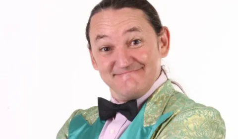 Marquito sofre acidente de moto e está em coma induzido