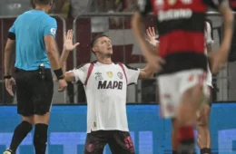 Flamengo sofre virada na prorrogação e perde a Recopa para o Lanús no Maracanã