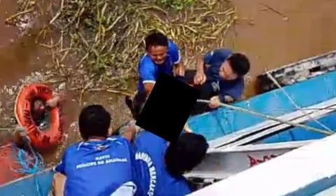 VÍDEO: Criança chega desacordada ao hospital após acidente com lancha em Manaus