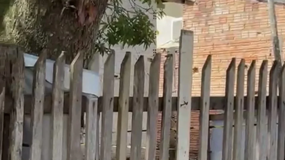 Mulher é assassinada a tiros dentro de residência na zona leste de Porto Velho