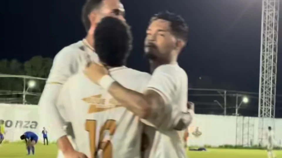 Ji-Paraná marca no apagar das luzes e amplia vantagem na liderança