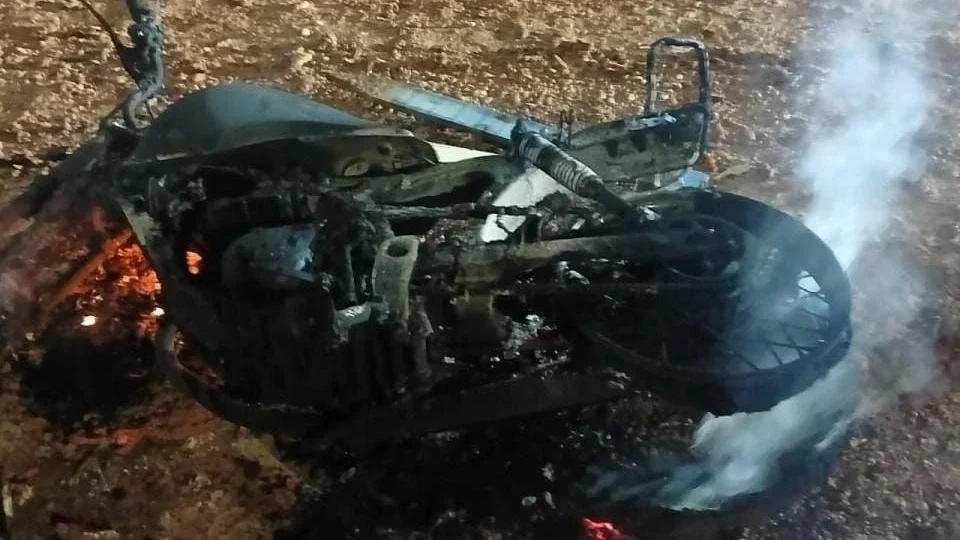 Homem é preso por tentativa de homicídio após atacar vizinho e incendiar motocicleta