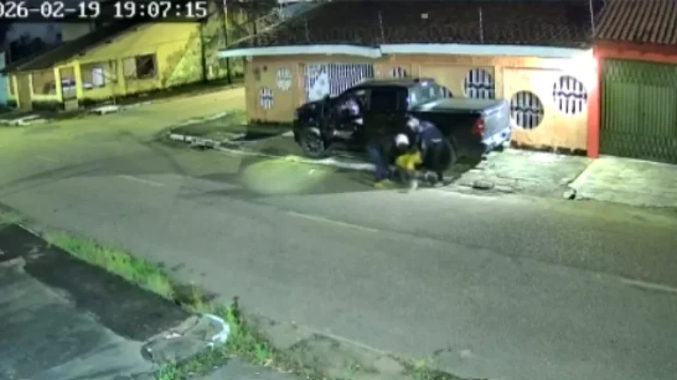 Homem é vítima de assalto por dupla em motocicleta em Porto Velho