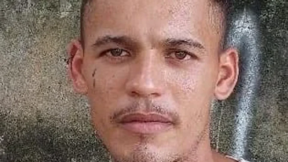 Homem é identificado e sofre atentado a tiros no centro de Porto Velho