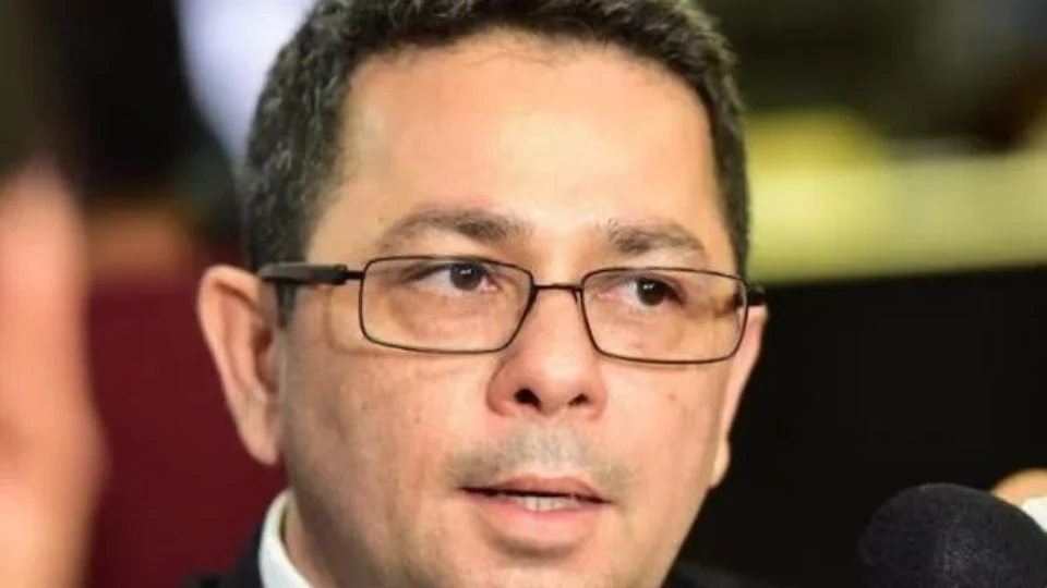 Vice-governador do Amazonas emite nota de pesar por vítimas de naufrágio no Encontro das Águas