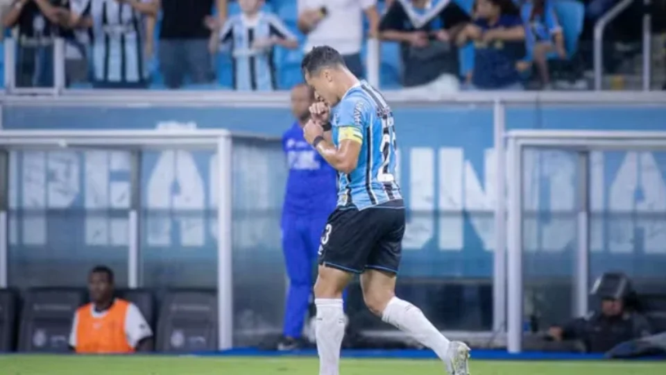 Grêmio vence o Atlético-MG na Arena e sobe na tabela do Brasileirão