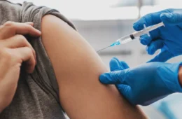 Vacina contra Mpox está disponível para grupos prioritários no Hospital de Base, em Porto Velho