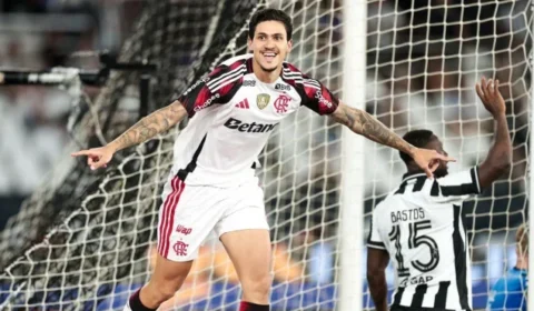 Flamengo vence Botafogo por 3 a 0 no clássico pelo Brasileirão