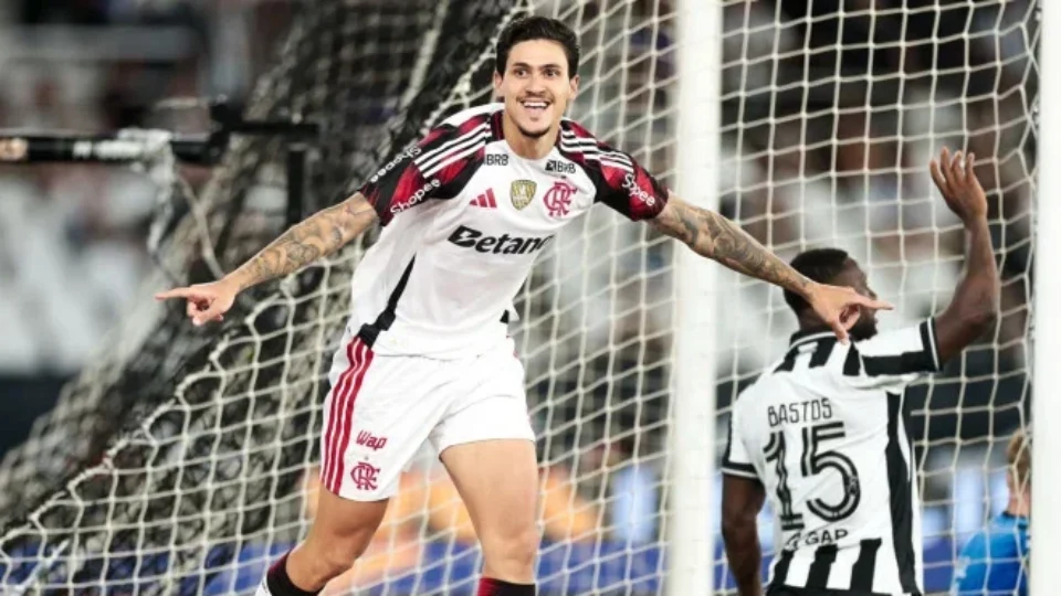 Flamengo vence Botafogo por 3 a 0 no clássico pelo Brasileirão