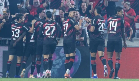 Athletico-PR resolve no início, segura pressão e vence o Cruzeiro em Curitiba