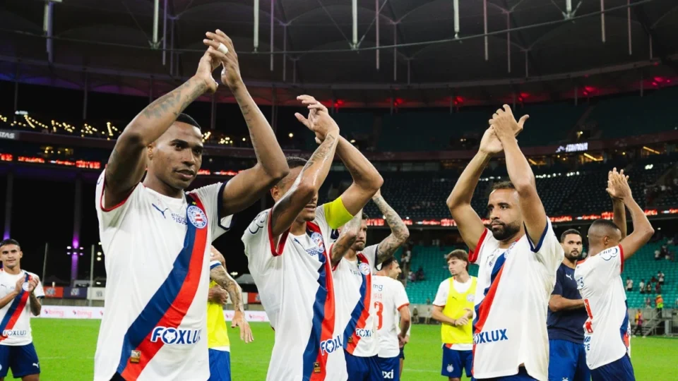 Bahia domina o Bragantino na Fonte Nova e sobe na tabela do Brasileiro