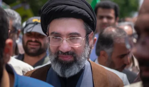 Mojtaba Khamenei sobreviveu a bombardeio por ‘segundos’, diz jornal