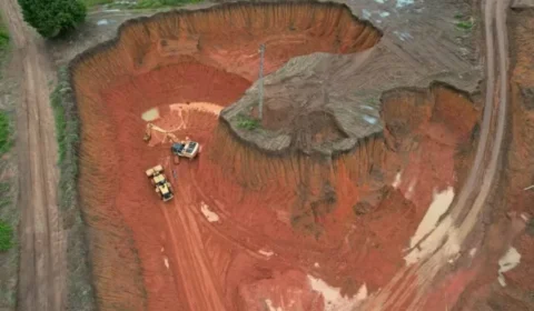 Operação contra garimpo ilegal desarticula extração de cassiterita em Ariquemes