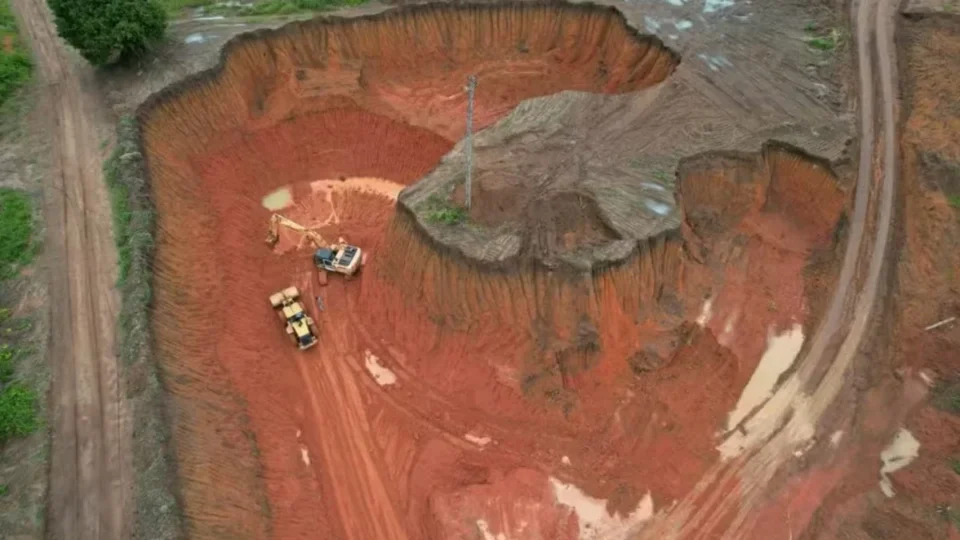 Operação contra garimpo ilegal desarticula extração de cassiterita em Ariquemes