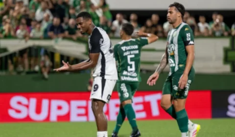 Corinthians empata com a Chapecoense em jogo de chances perdidas e muita marcação