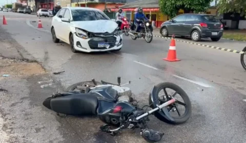 Vídeo: Câmera registra forte colisão entre carro e moto em Porto Velho