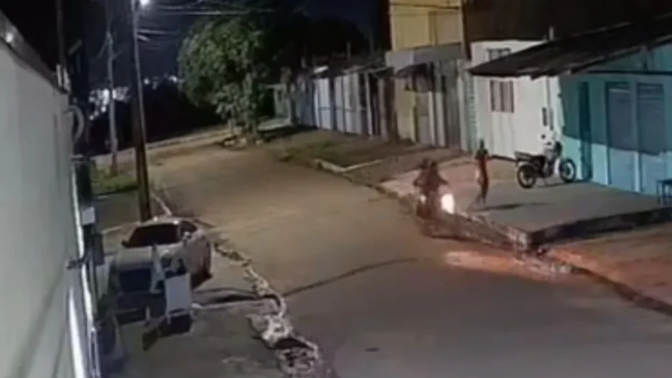 Vídeo: Câmeras registram assalto contra mulher na Zona Sul de Porto Velho