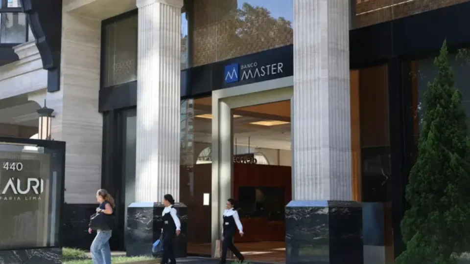 Influenciadores pagos pelo Banco Master entram na mira da PF